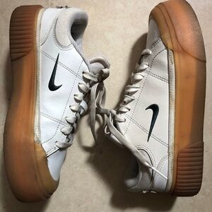 Nike Women’s Court Legacy Lift White Vintage Green Gum Platform Size 6